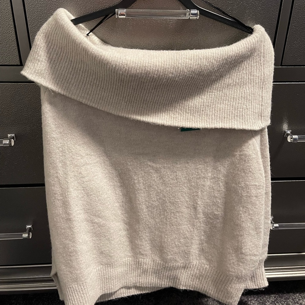 H&M NWT L Sweater